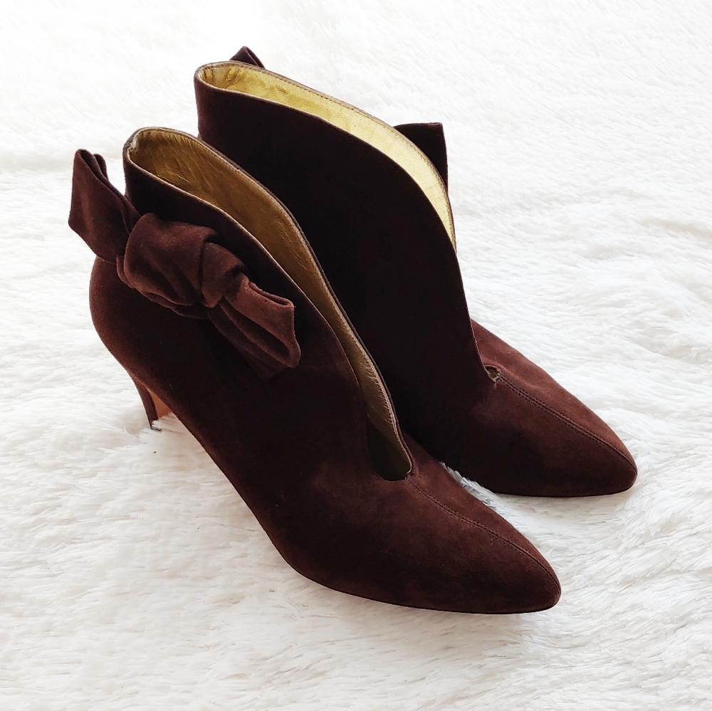 Bettye Muller Suede Slip On Bootie SZ 9